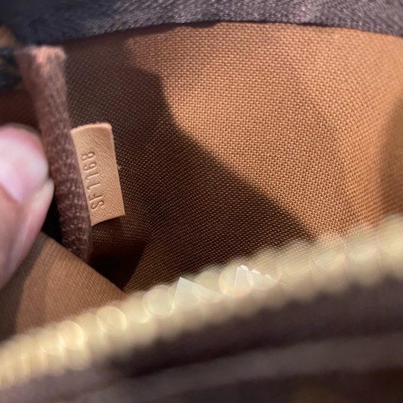 🤎Authentic LV Mini Pochette Accesoires 🤎 - Picture 5 of 8